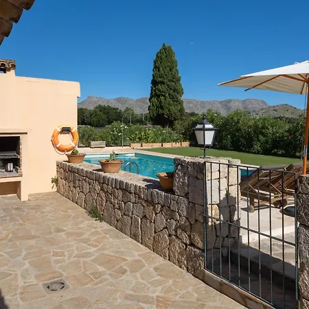 Familia بويينسا